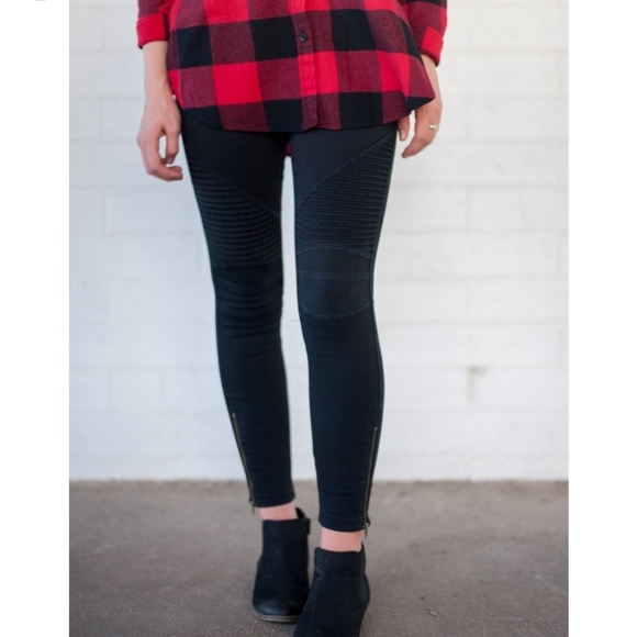 Black Moto Leggings with Ankle Zipper - Picture 8 of 8